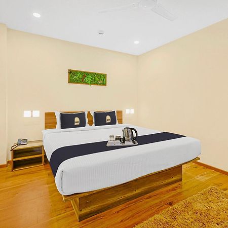Hotel Super Townhouse Oak Hillside Aqua Khandagiri Exterior foto